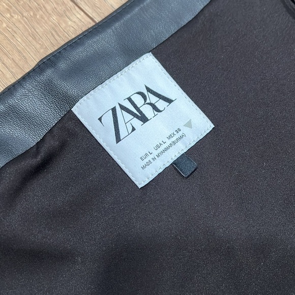 Black leather vest top - Picture 2 of 3